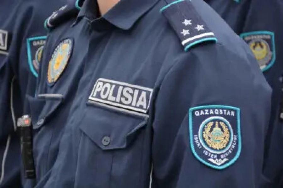 В Туркестане УСБ арестовало двоих полицейских 