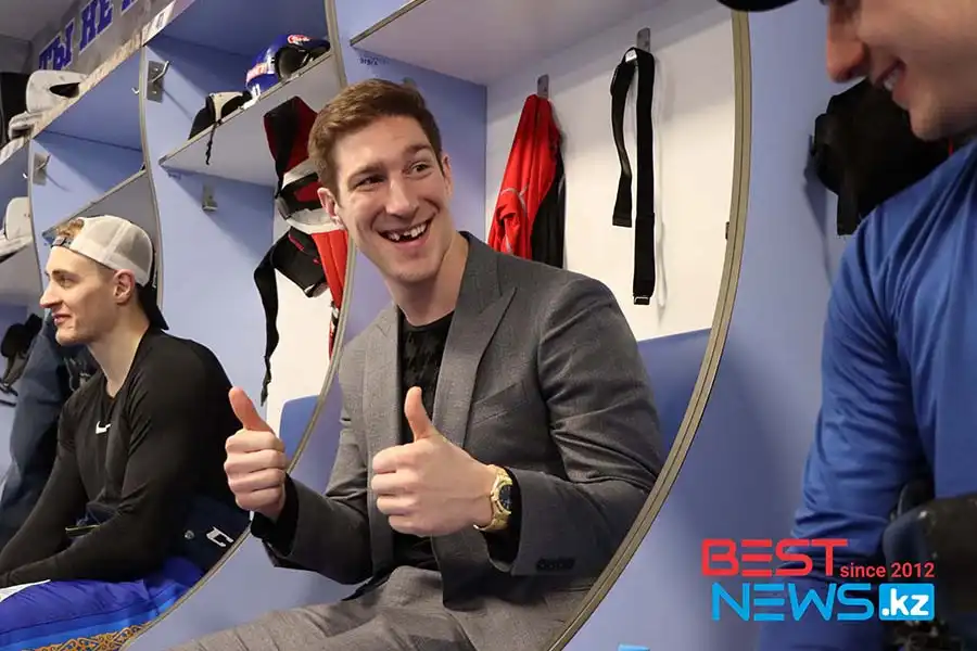 Раздевалка Барыса: Диц показал свои крутые часы 