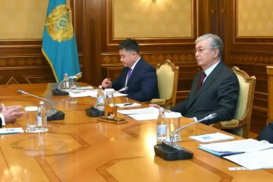 Токаев напомнил Фостеру об открытии авиарейсов в Нью-Йорк и Сингапур 