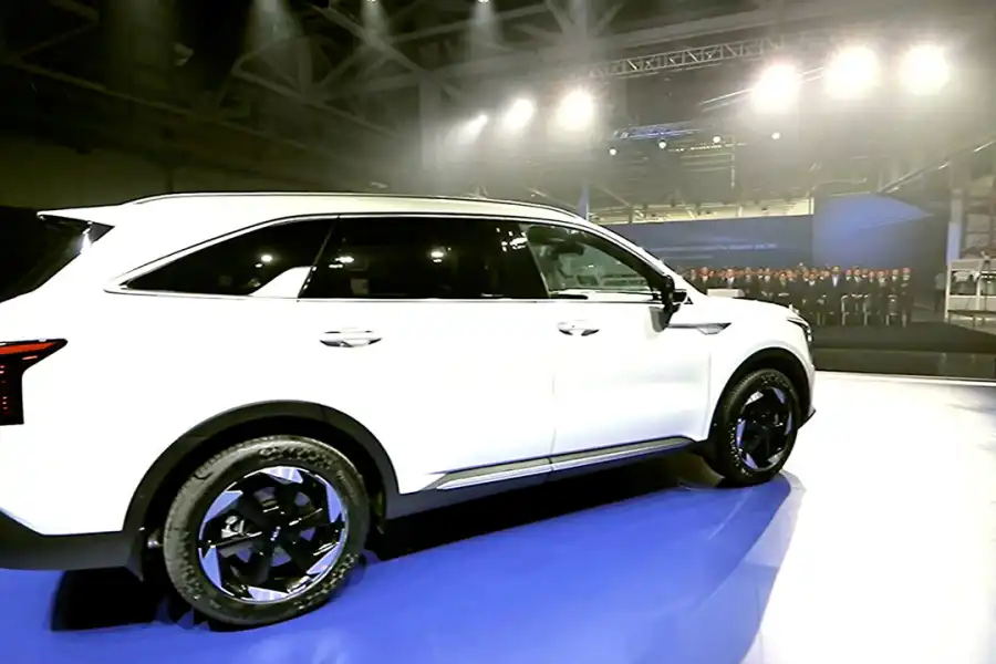 Президент Казахстана в ходе телемоста открыл автомобильный завод KIA Qazaqstan 