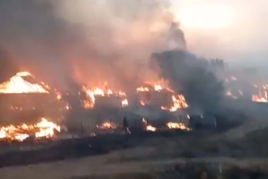 Из-за пожаров в Костанайской области остановили пассажирские поезда 