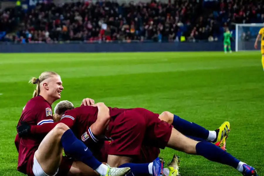 Холланд с партнерами «вынесли» сборную Казахстана в матче Лиги наций УЕФА 