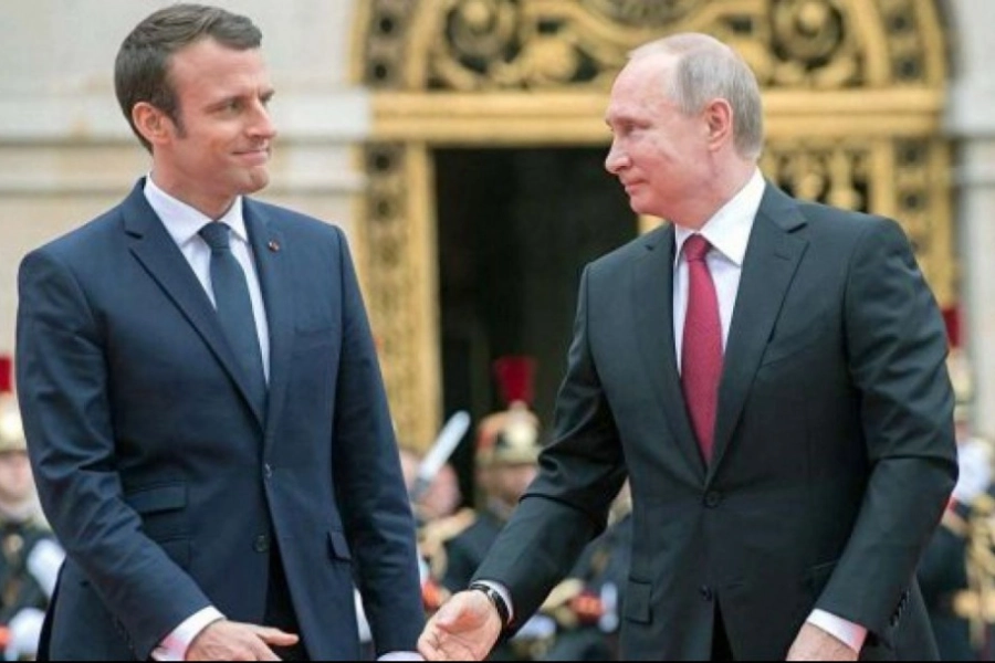 Путин и Макрон обсудили ситуацию в Беларуси 