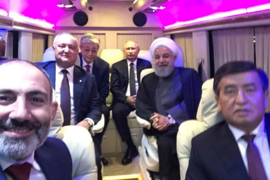 Как Токаев, Путин, Пашинян, Жээнбеков, Додон и Рухани ехали в одном автобусе 