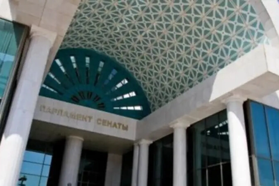 Парламент Казахстана принял закон с санкциями за пропаганду ЛГБТ  