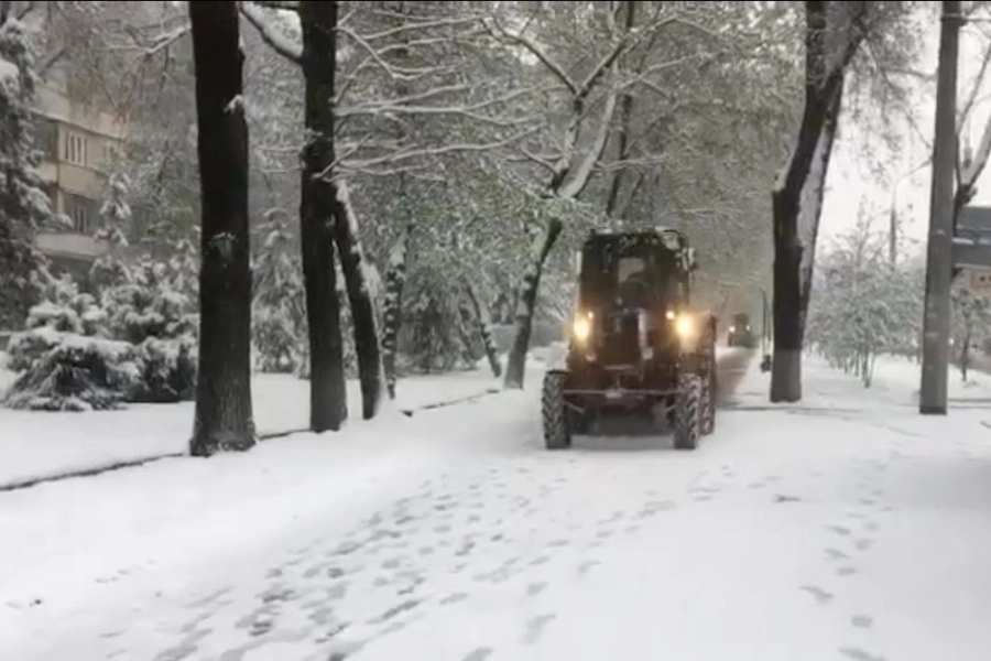 В Алматы выпал снег, в горных районах до 12 см 
