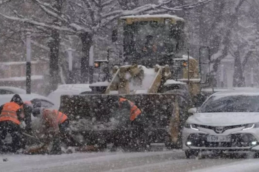 Водителей попросили воздержаться от поездок по Алматы 
