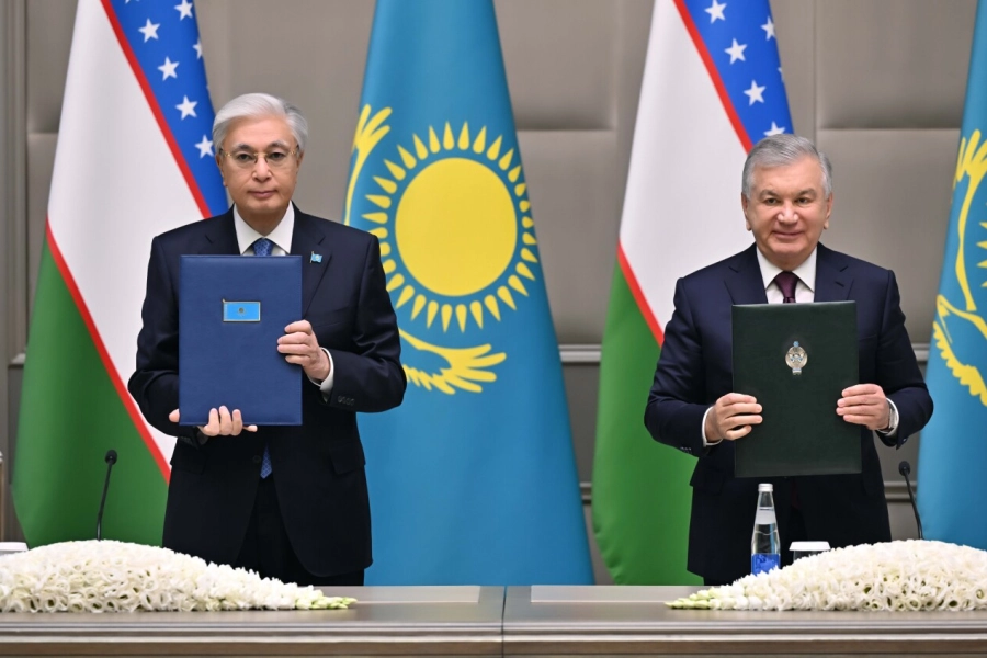 Президенты Казахстана и Узбекистана приняли Совместное заявление 