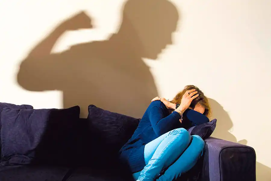 Люди-звери: в СКО в карантин полиции приходится защищать женщин от мужей-дебоширов   