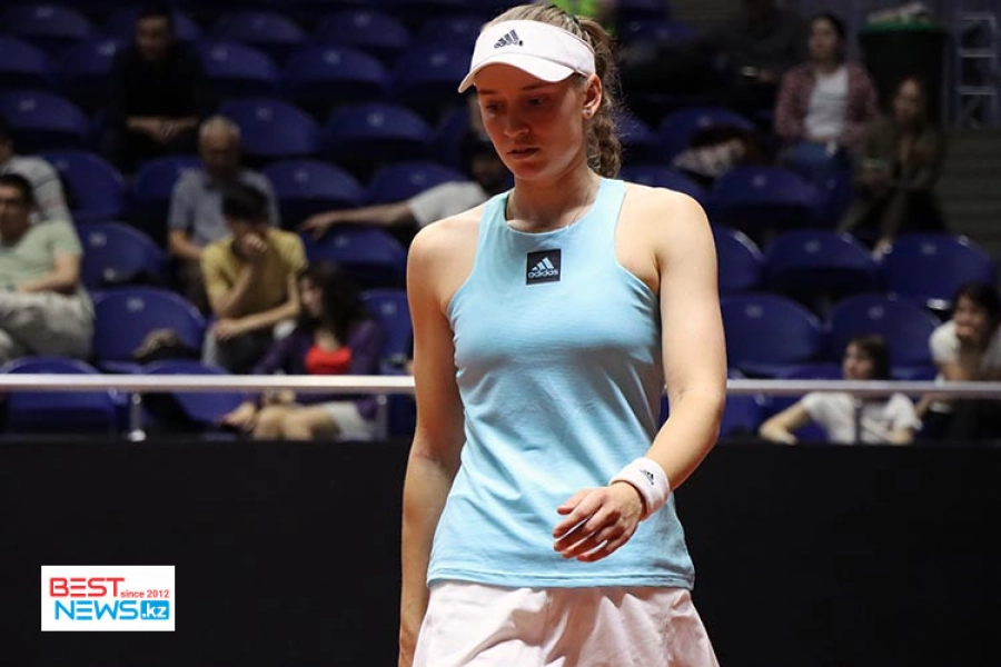 Рыбакина выиграла первую партию в матче с Азаренко на Australian Open 