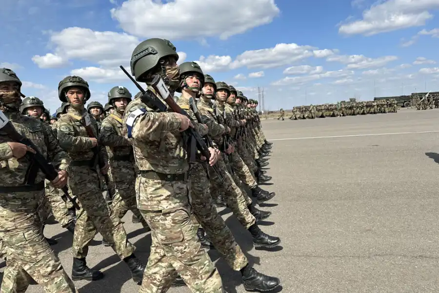 Сенат разрешил разрешил добровольные формирования для обороны Казахстана 