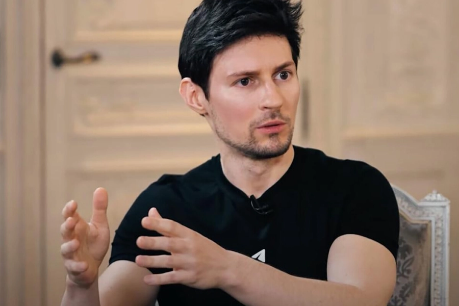 "Я не с этой целью здесь": основатель Telegram начал выступление в Астане с шутки 