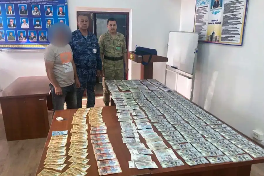 За полгода через аэропорт Алматы пытались провезти наличными полмиллиарда тенге 