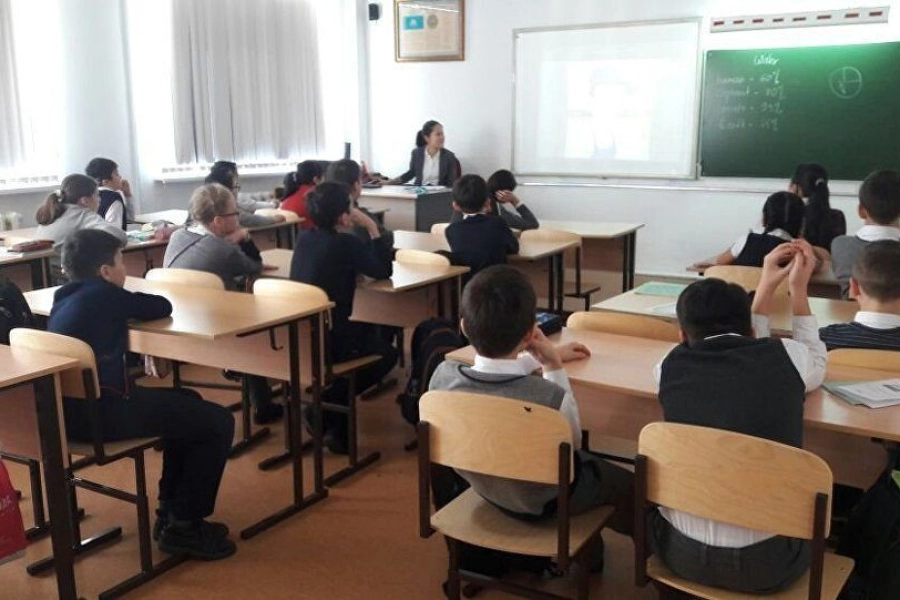 «На днях определимся»: в Казахстане есть три варианта начала учебного года 
