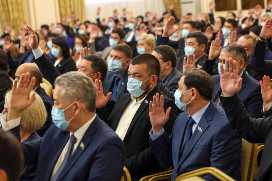 Байханов получил 135 голосов при голосовании за кандидатуру акима Павлодарской области - фото 