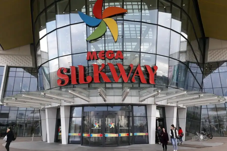 Коробку в мусорке ТРЦ «Mega Silk Way» приняли за бомбу 