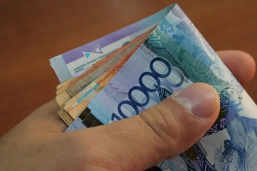 В Астане лжемонтер обманул 20 предпринимателей 