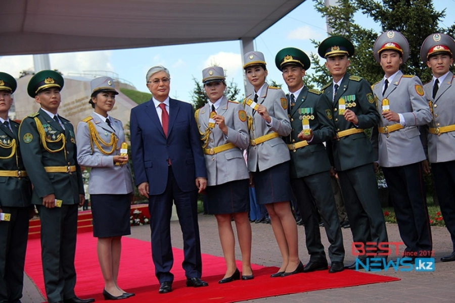 Поздравление Главы государства Касым-Жомарта Токаева с Днем защитника Отечества 