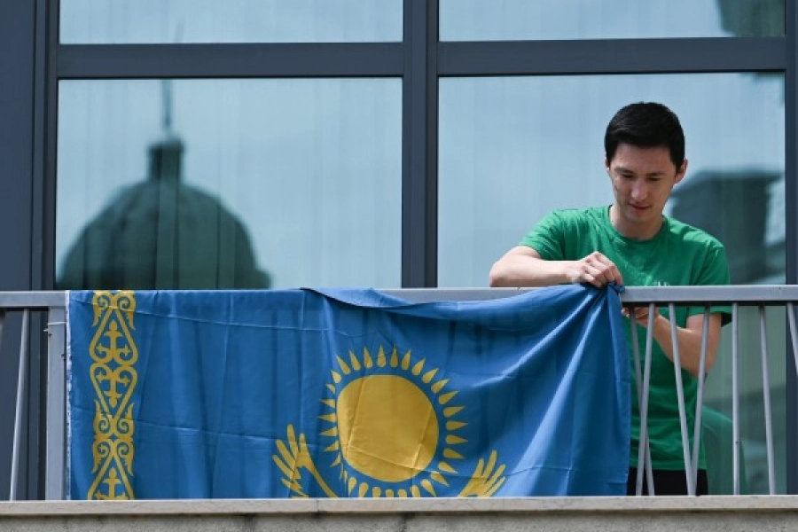 Президент Казахстана поддержал вывешивание флагов рядовыми казахстанцами 