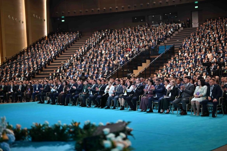 Президент Казахстана призвал акимов «с уважением и терпением относиться к людям» 