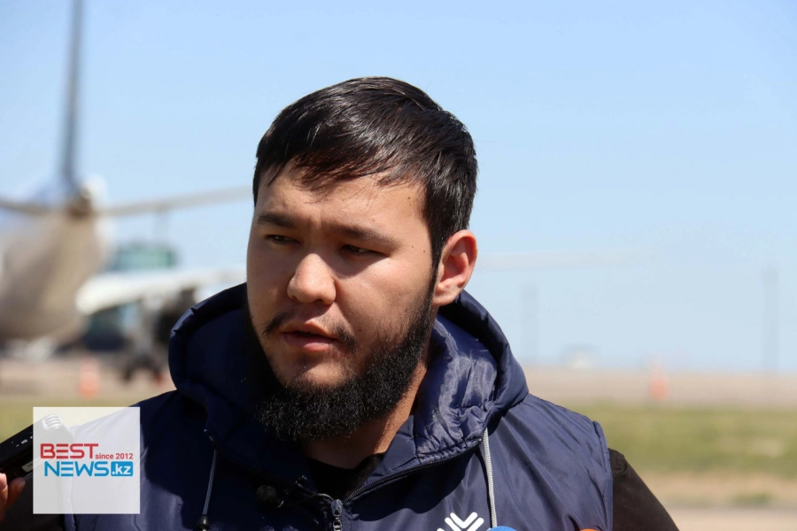 Алмат Джуманов хочет протащить за собой самолет в Нур-Султане  