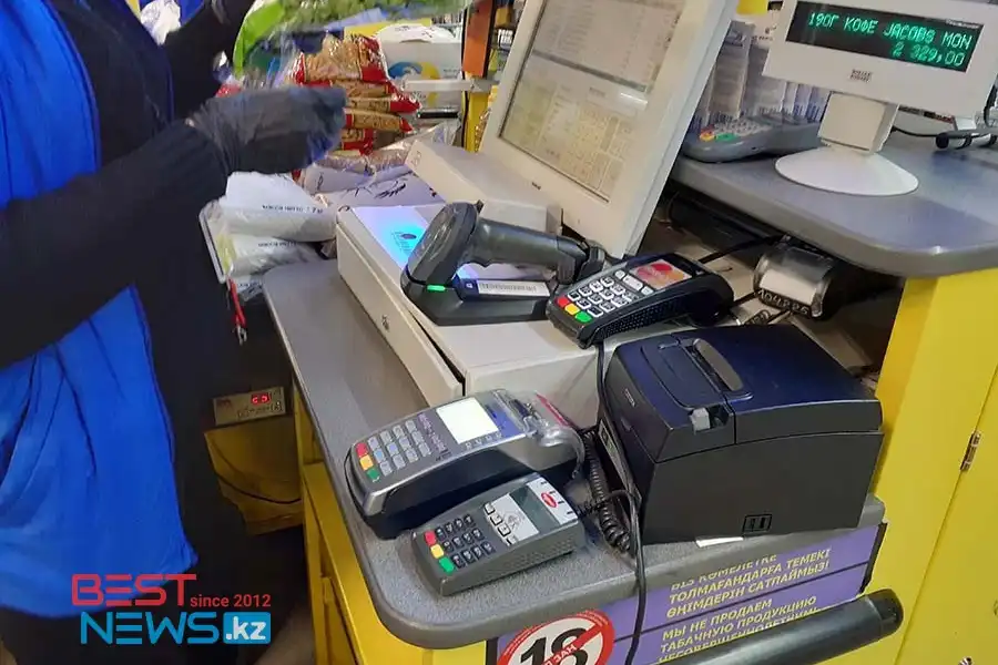 В Нур-Султане ежедневно выявляют коронавирус у продавцов и парикмахеров 