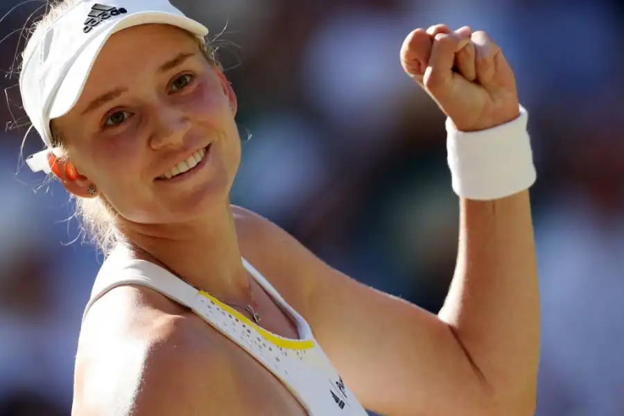 Рыбакина рассказала о нервах и оценила соперницу в матче за титул на  Уимблдоне 