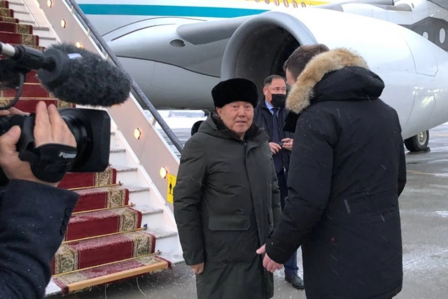 Нурсултан Назарбаев прибыл в Санкт-Петербург для встречи с президентами стран СНГ 