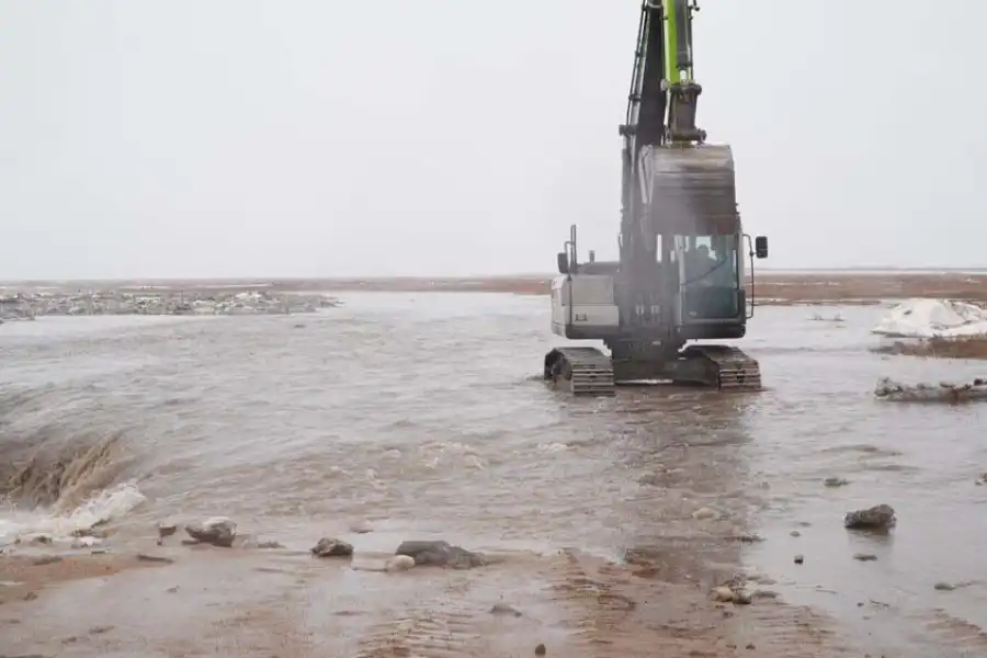 Для откачки воды в Макинске привлечены дополнительные силы МЧС 