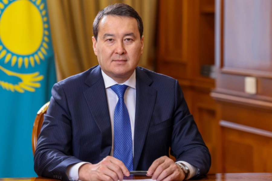 Премьер-Министр РК Алихан Смаилов поздравил казахстанцев с Днем независимости 