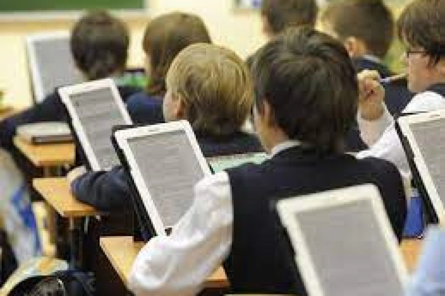 Казахстанские школьники получат планшеты вместо учебников – Мусин 