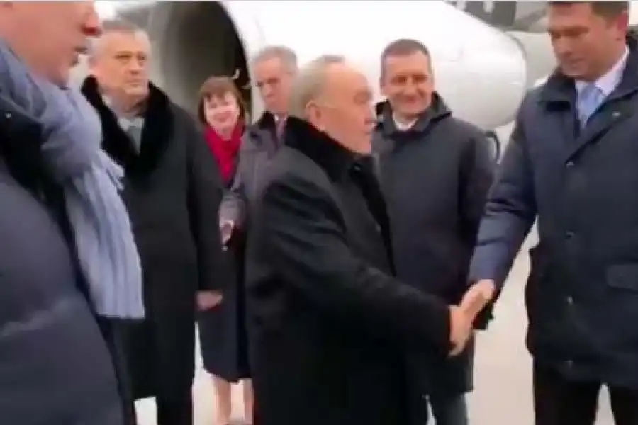 Нурсултан Назарбаев прилетел в Санкт-Петербург 