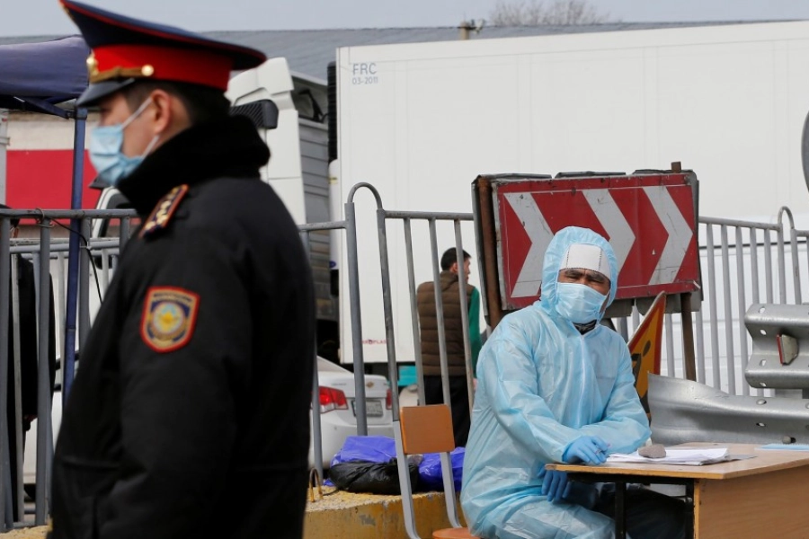 За сутки в Казахстане выявили 44 случая пневмонии и 716 случаев коронавируса 