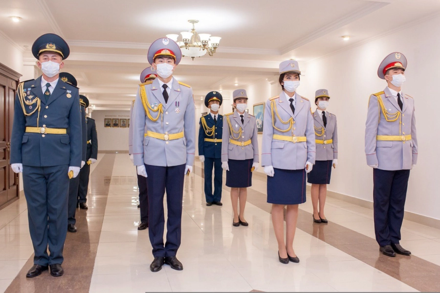 Церемония в масках: как глава МВД РК вручил погоны будущим лейтенантам 