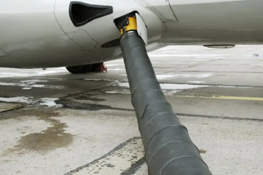 Казахстану не хватает дешевого авиакеросина – глава МИИР РК 