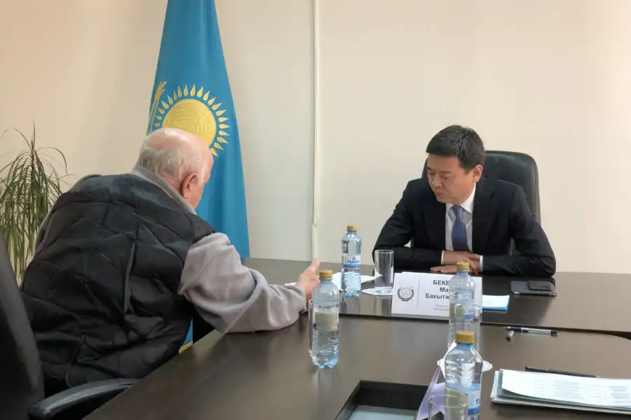 Единый день приема: министр юстиции РК Марат Бекетаев принял граждан и провел онлайн-эфир 