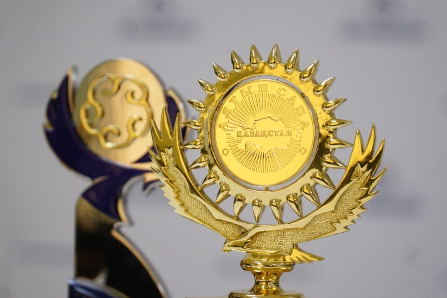 Президент Казахстана прибыл для участия в церемонии "Алтын сапа" 