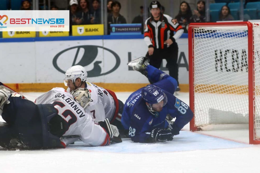 "Барыс" устроил "перестрелку" с "Нефтехимиком" 