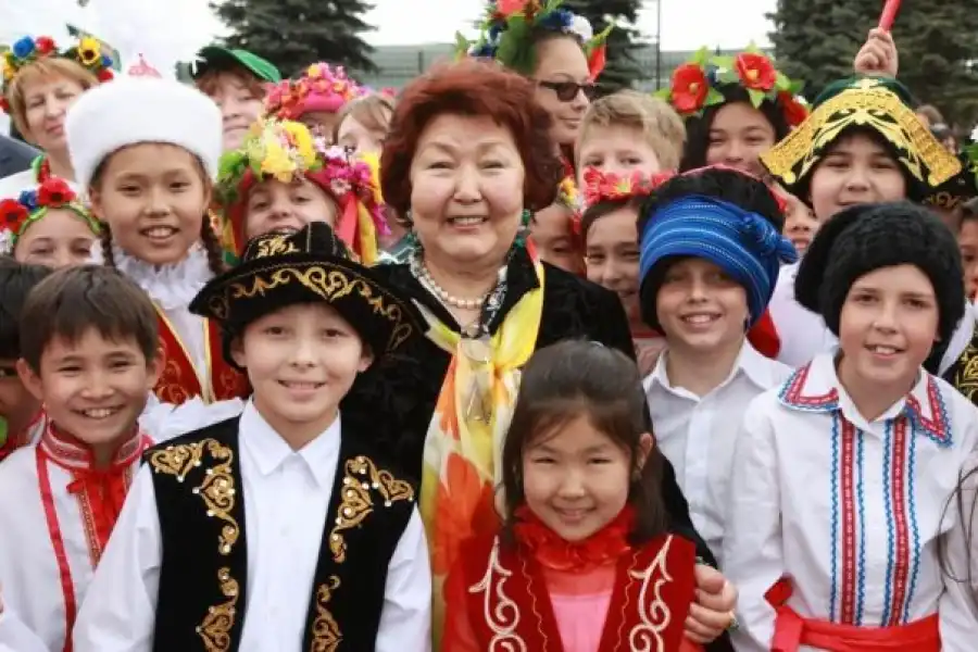 Сара Назарбаева награждена орденом «Отан» 