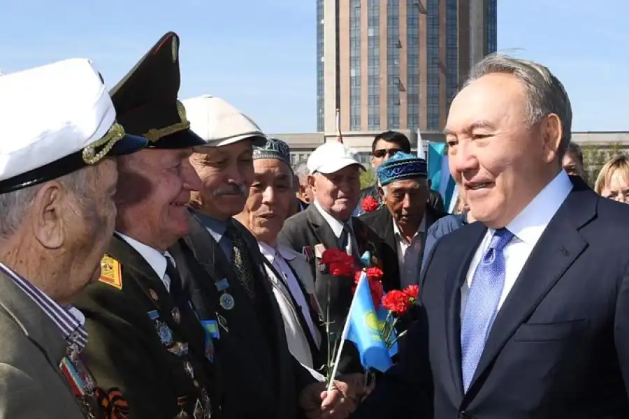 Первый Президент Казахстана поздравил с 75-летием Победы 