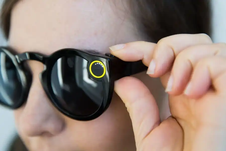 "Очки тоже всё записывали": полиция подозревает жителя Темиртау в продаже техники для негласной записи 