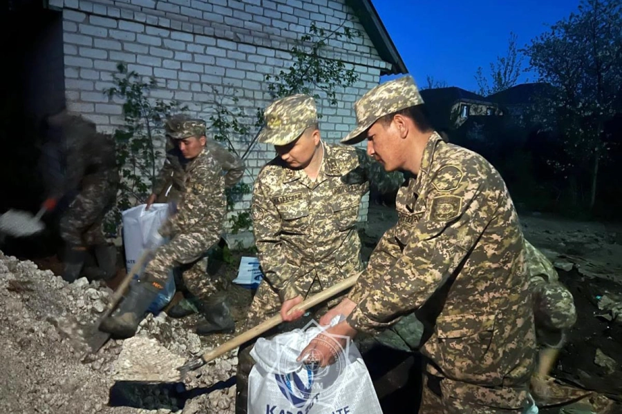 В эвакопунктах остается 8783 казахстанцев - МЧС 