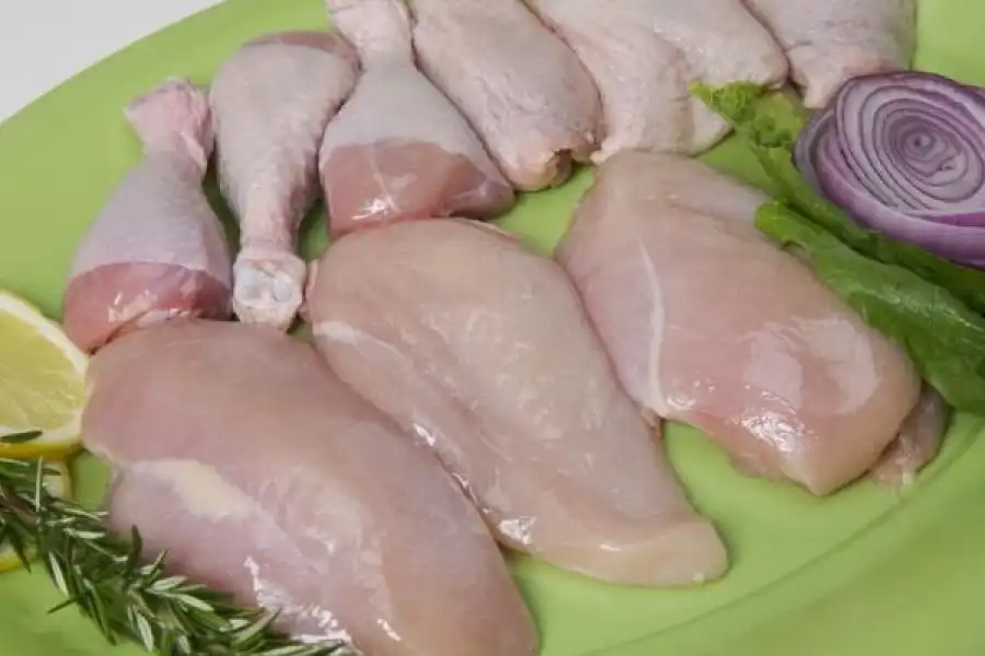 Куриное мясо в Казахстане дорожать не будет - министр Шаккалиев 