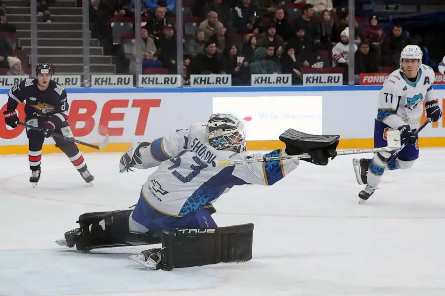 Барыс проиграл Металлургу 