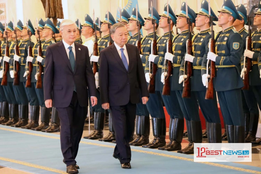 Президент Казахстана встретил То Лама в Акорде 