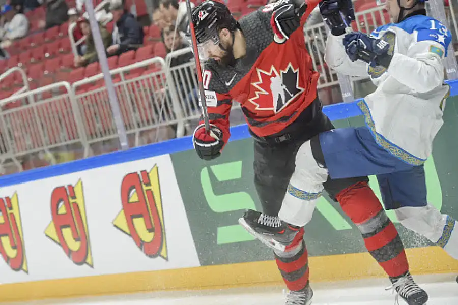 Сборная Казахстана приблизилась к зоне вылета из ТОП-дивизиона после проигрыша Канаде 