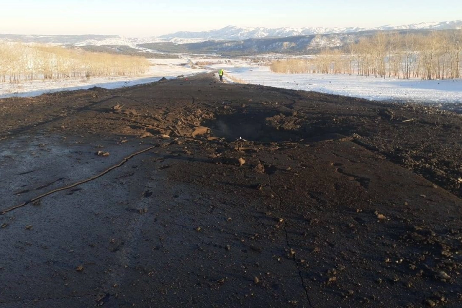 На трассе Усть-Каменогорск - Самарское после взрыва грузовика погибли люди 