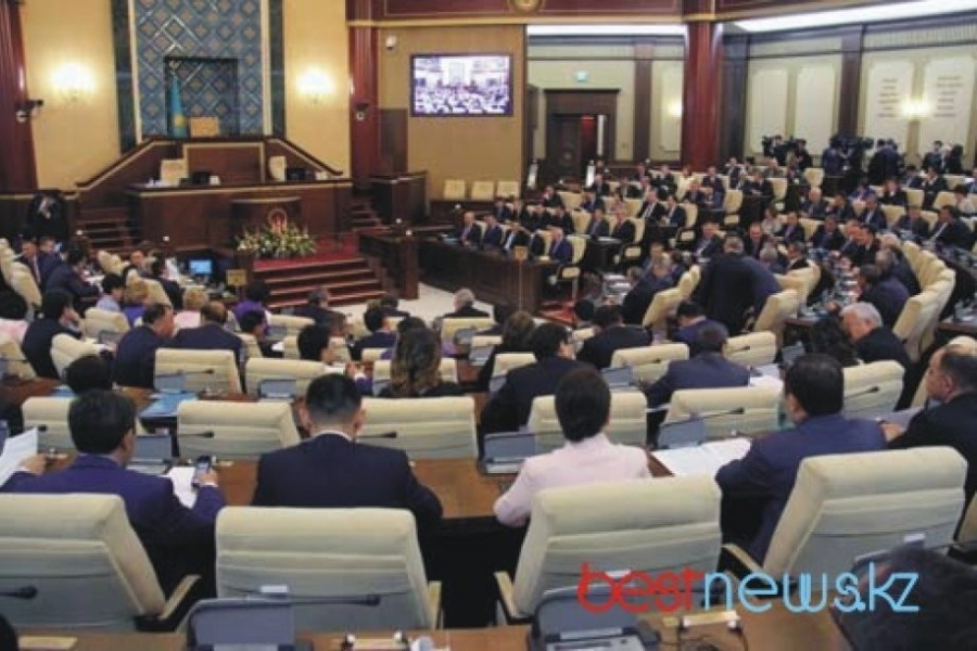 В Нур-Султане открылось совместное заседание палат Парламента 