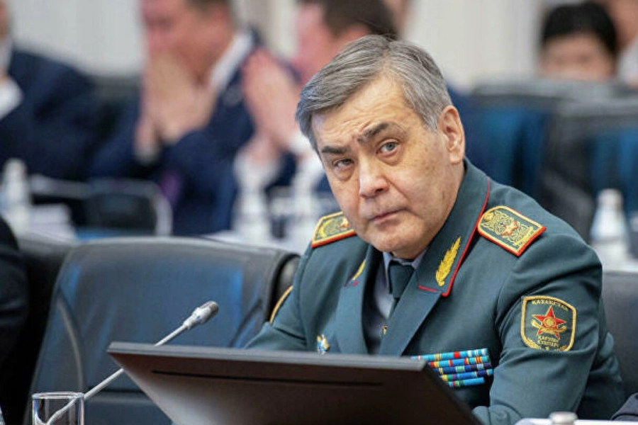 Министр обороны Ермекбаев подал в отставку - Президент Казахстана принял её 