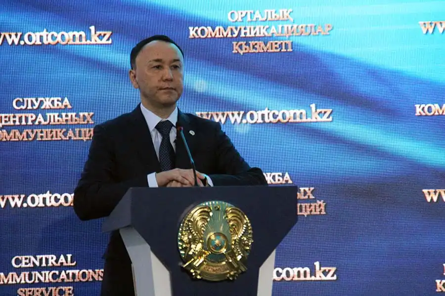 Архимед Мухамбетов отреагировал на слухи о строительстве дороги к своей резиденции 